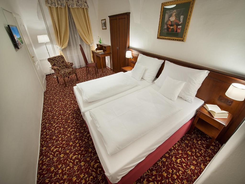 Ea Zamecky Hotel Hrubá Skála المظهر الخارجي الصورة